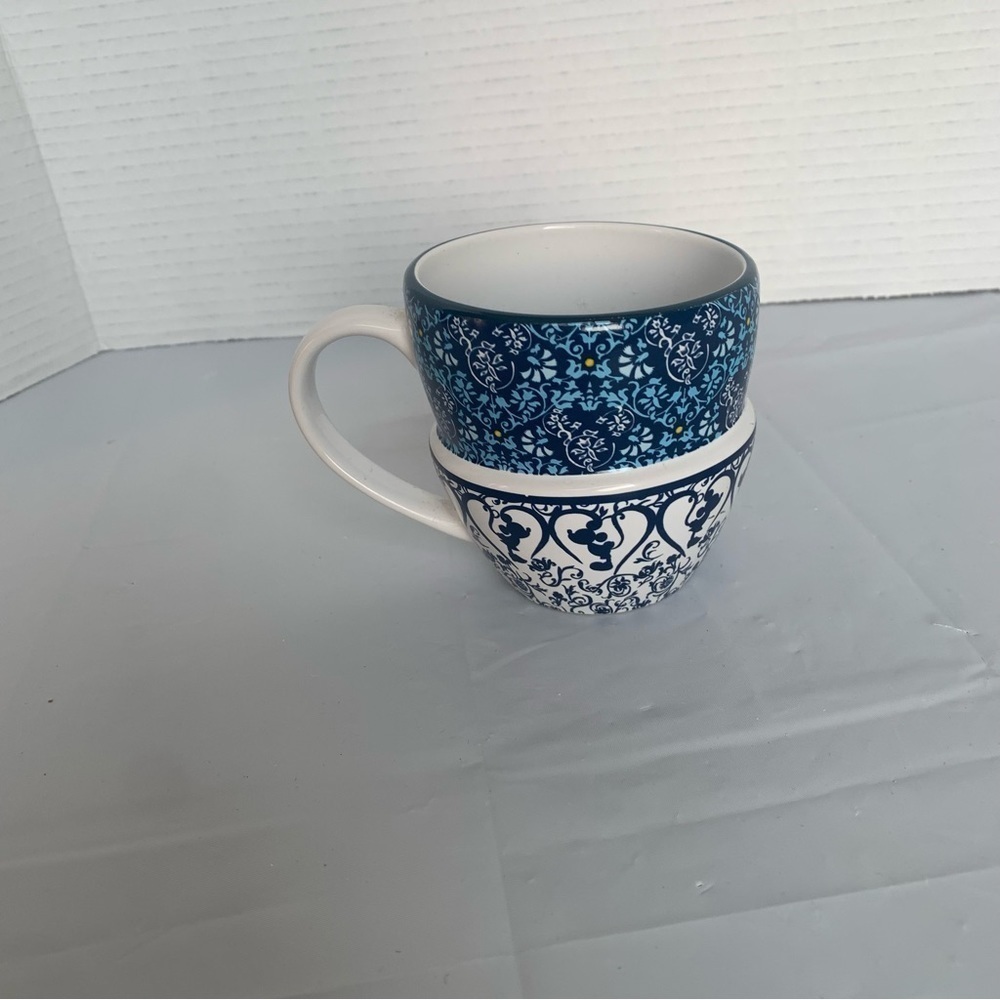 β Disney Limited Edition Mad-Hatter Stacked Tea Cup β - Picture 3 of 4